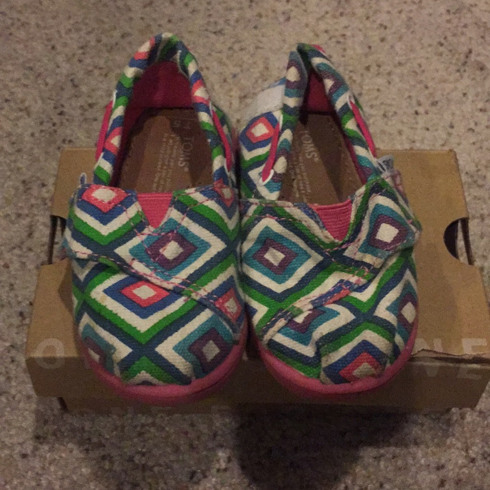 Infant girl Toms